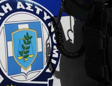 Γνωστός συγγραφέας δάγκωσε αστυνομικό επειδή του έκανε… έλεγχο!